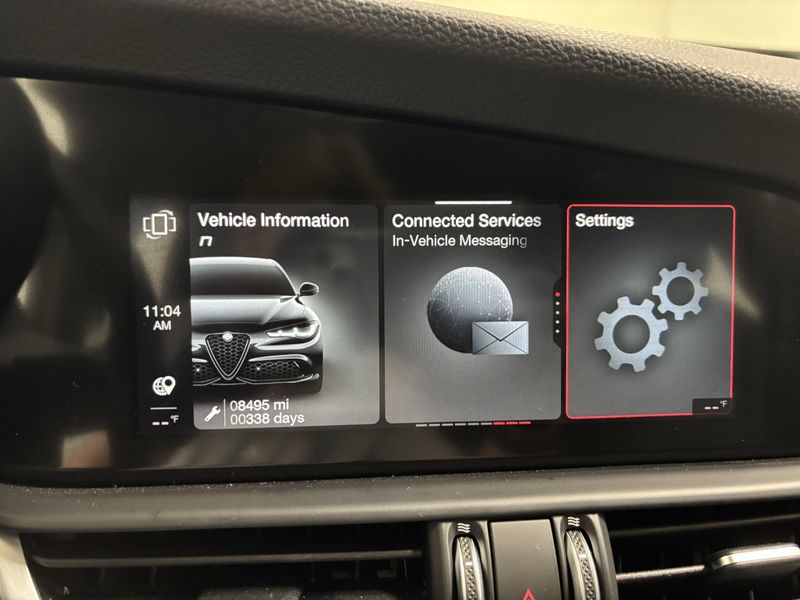 2024 Alfa Romeo Giulia Ti Q4 AWD w/Sunroof/Nav/Activ AsstImage 28