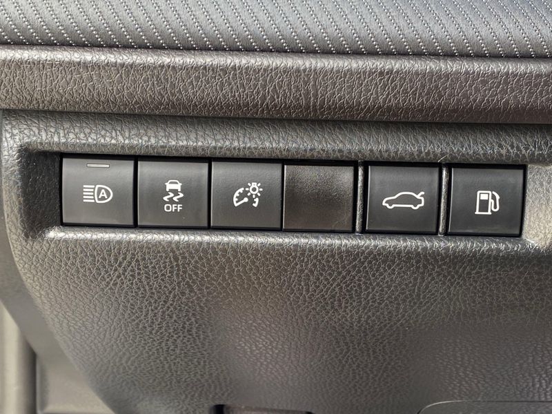 Used 2025 Toyota Camry SEImage 22