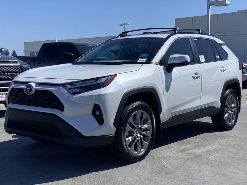 New 2025 Toyota RAV4 XLE PremiumImage 5
