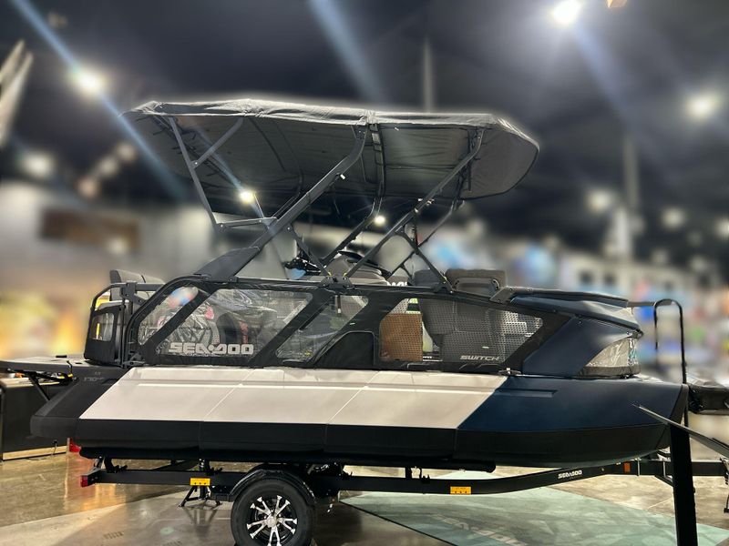 2024 Sea-Doo 44RAT2RF  in a MARINE BLUE exterior color. Del Amo Motorsports of Redondo Beach (424) 304-1660 delamomotorsports.com 