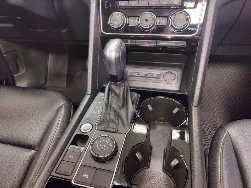 Used 2020 Volkswagen Atlas Cross Sport SEL AWD w/Sunroof/NavImage 25