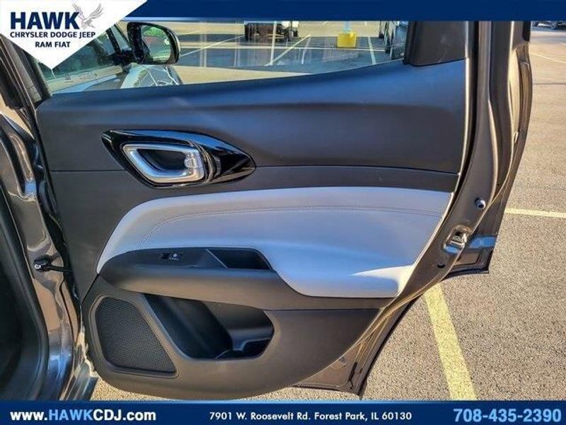 2022 Jeep Compass Limited photo 25