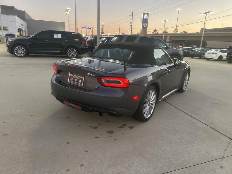 Used 2017 Fiat 124 Spider LussoImage 5