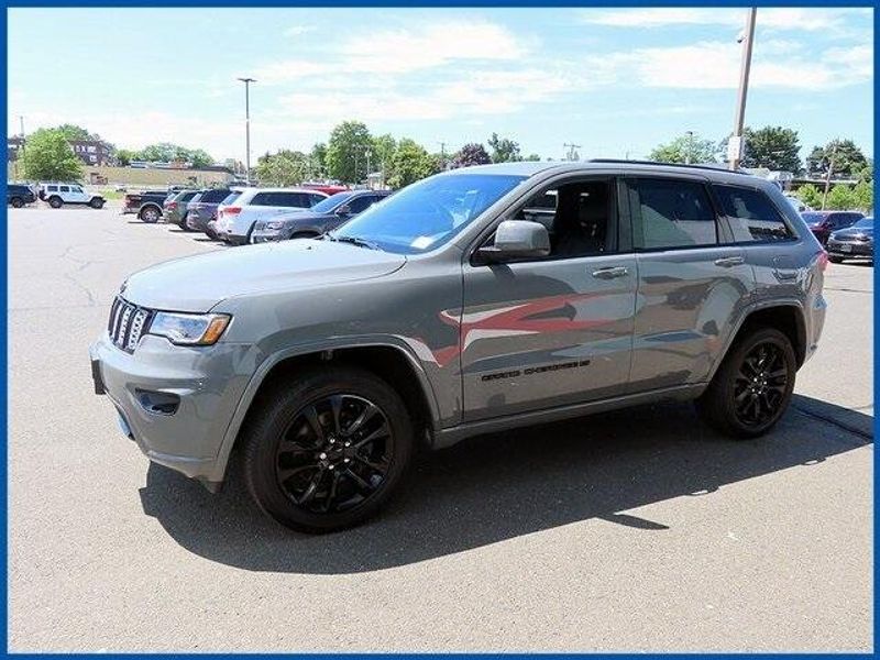 2022 Jeep Grand Cherokee WK Laredo XImage 1
