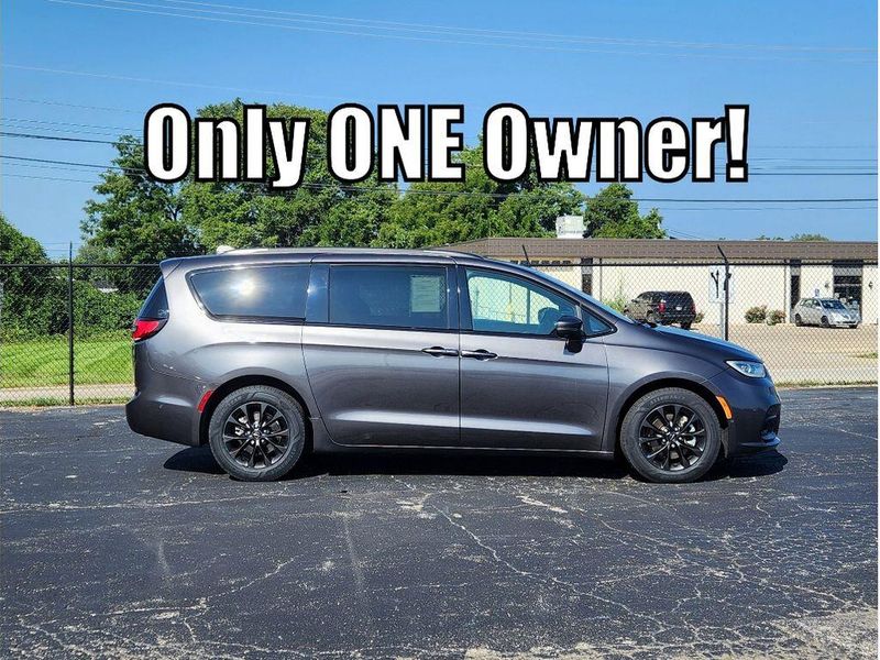 Used 2021 Chrysler Pacifica Touring L S