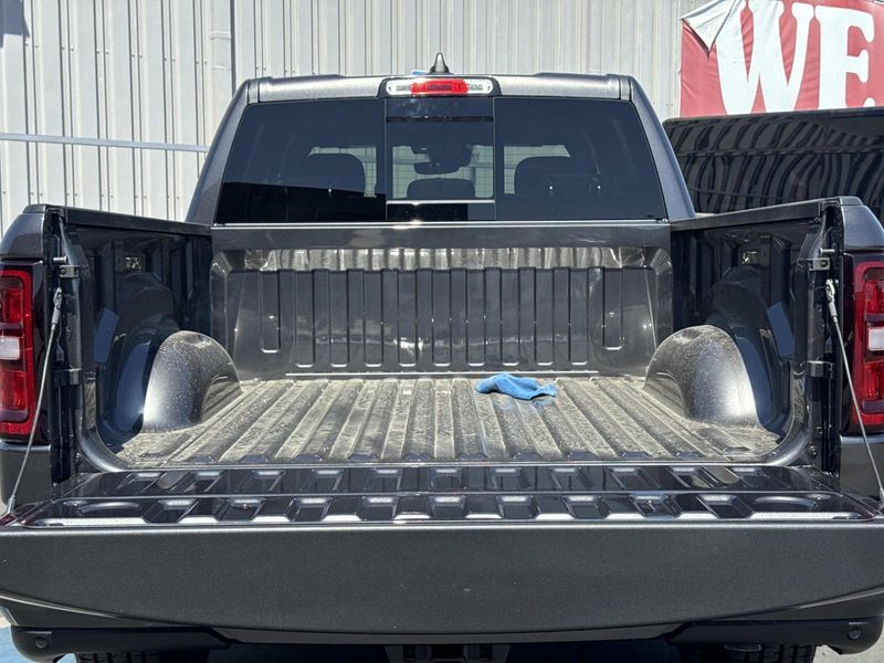 New 2026 RAM 1500 Big Horn Crew Cab 4x2 5'7' Box