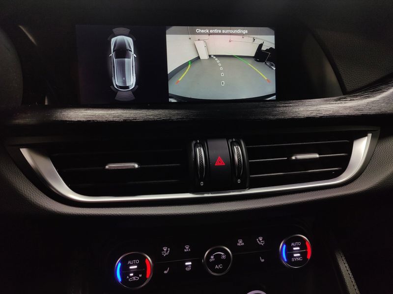 2024 Alfa Romeo Stelvio Sprint Q4 AWD w/Sunroof/Wheel PkgImage 25