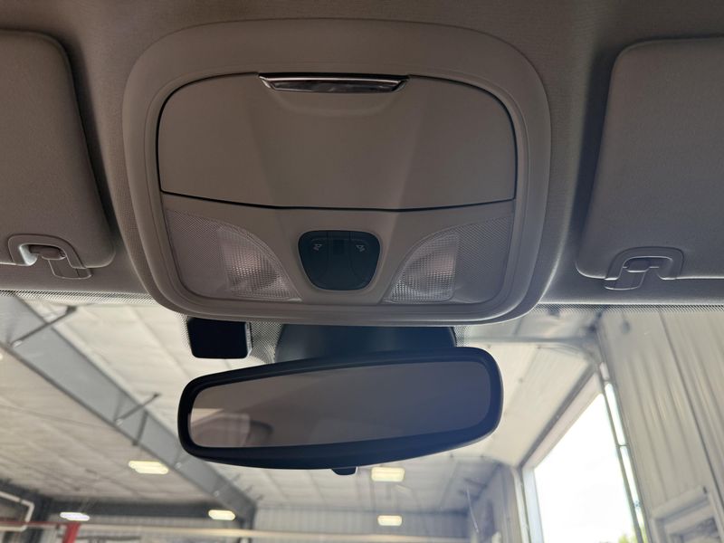 Used 2021 Jeep Cherokee Latitude PlusImage 24