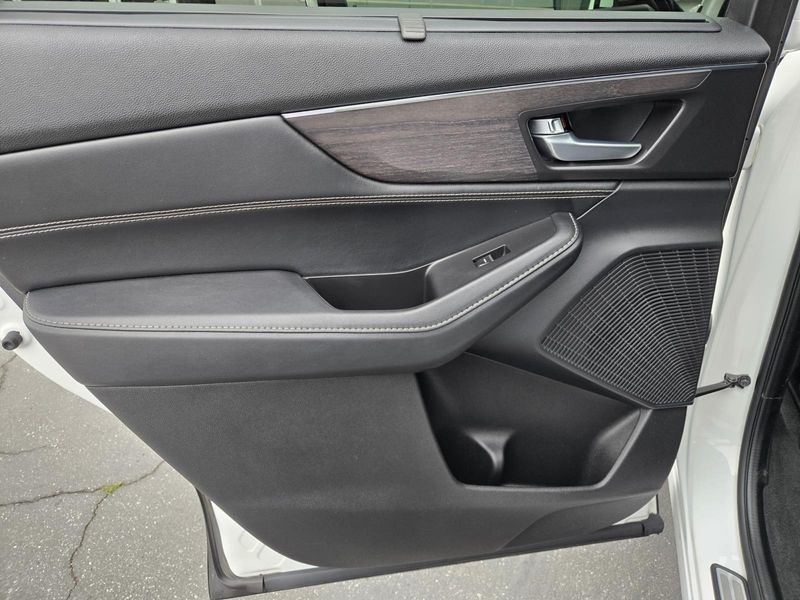 2022 Acura MDX SH-AWD Advance photo 17