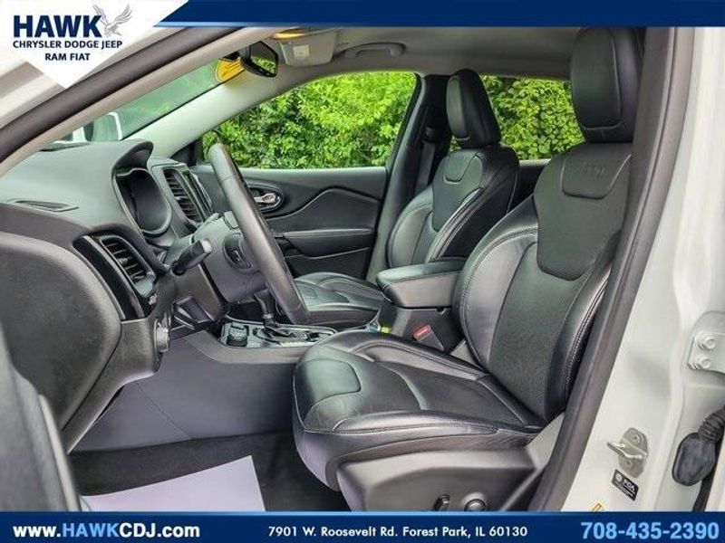 2023 Jeep Cherokee Altitude photo 4