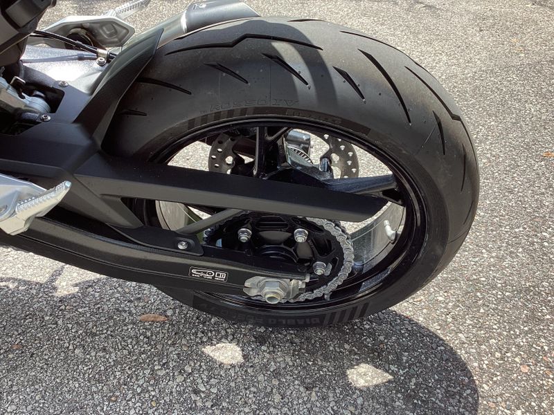 2025 BMW F 900 R 