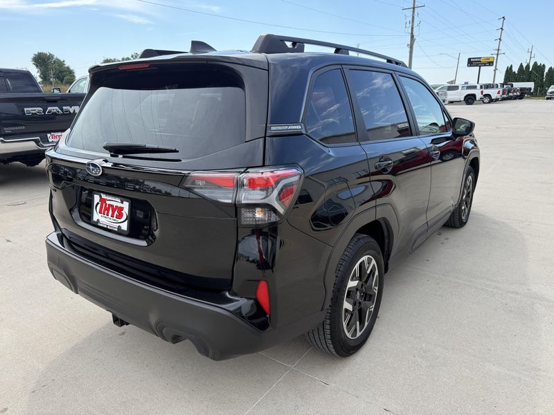 Used 2025 Subaru Forester PremiumImage 33