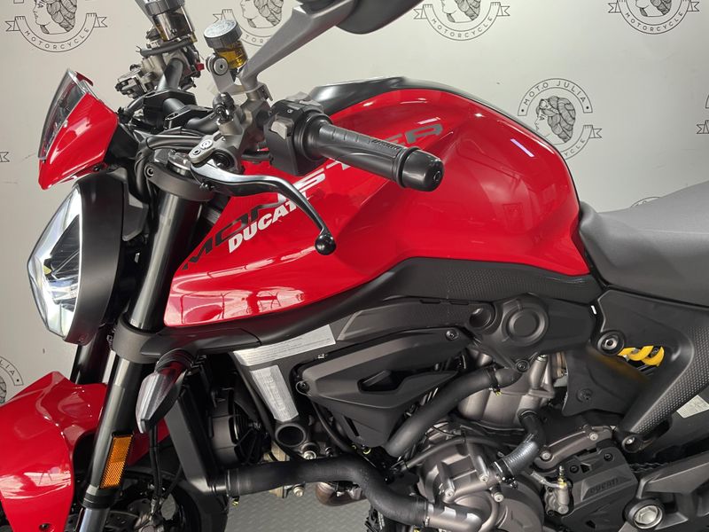 2024 Ducati MONSTER PLUS