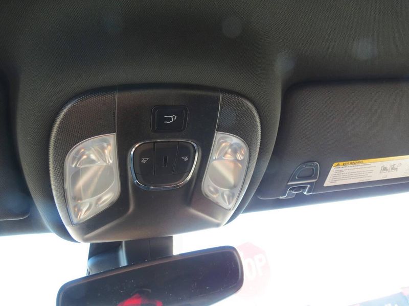 Used 2025 Jeep Compass Trailhawk 4x4 4dr SUVImage 25