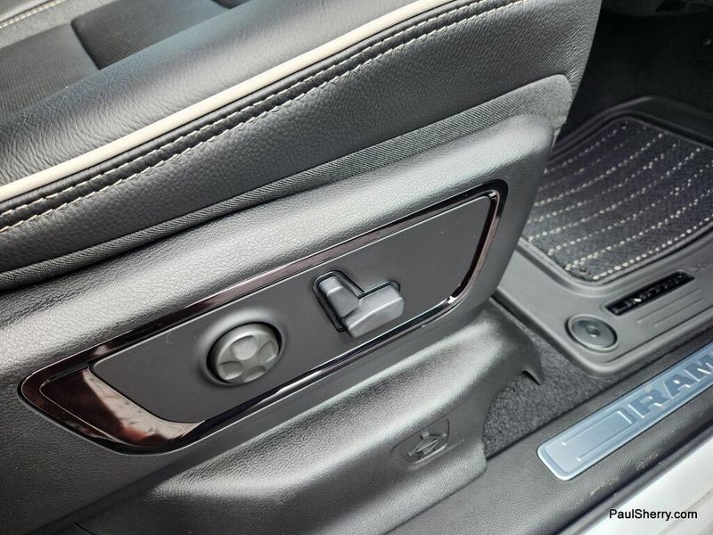 New 2026 RAM 1500 Limited Crew Cab 4x4 5'7' Box