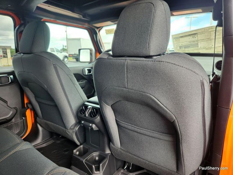 New 2025 Jeep Wrangler 4-door WillysImage 45