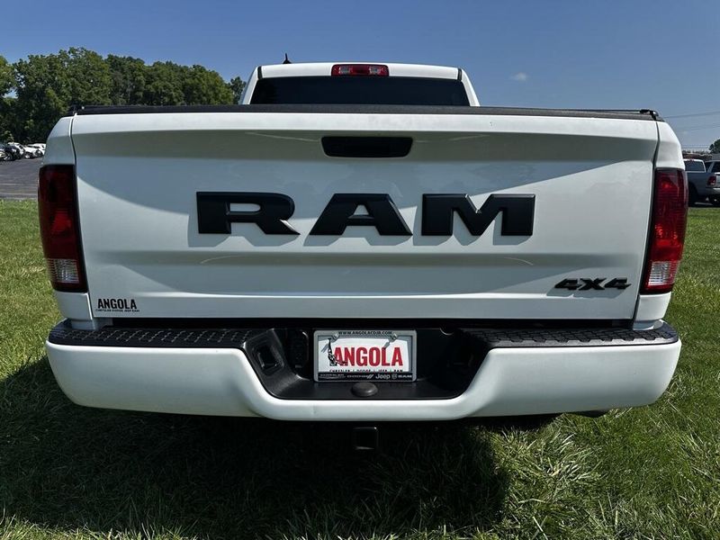 2021 Ram 1500 Classic Big Horn photo 4