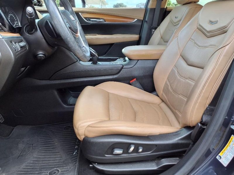 2018 Cadillac XT5 Platinum photo 10