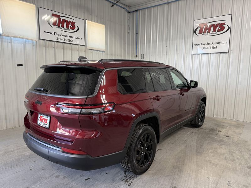 New 2026 Jeep Grand Cherokee L Laredo Altitude 4x4Image 3