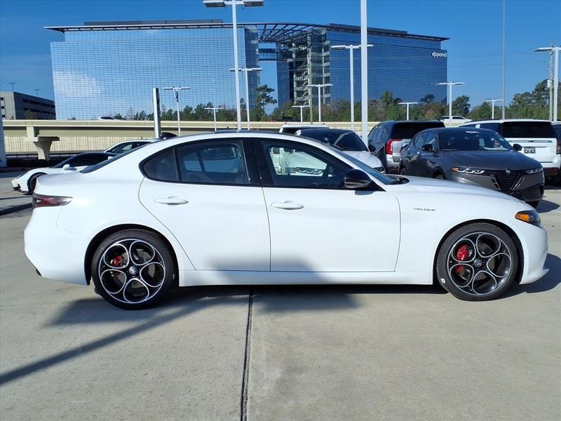 New 2026 Alfa Romeo GiuliaImage 5