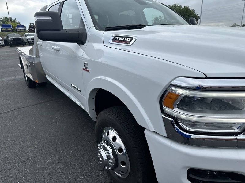 2024 RAM 3500 Laramie Crew Cab Chassis 4x4 60