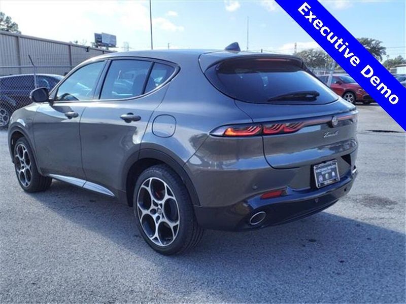 New 2024 Alfa Romeo Tonale Veloce EawdImage 2