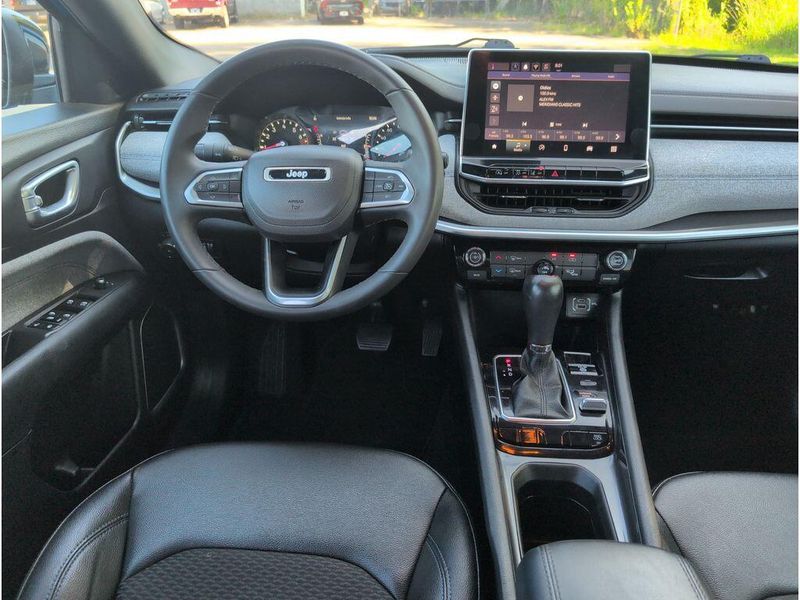 Used 2024 Jeep Compass LatitudeImage 32