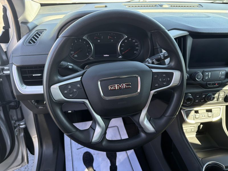 Used 2022 GMC Terrain SLEImage 23