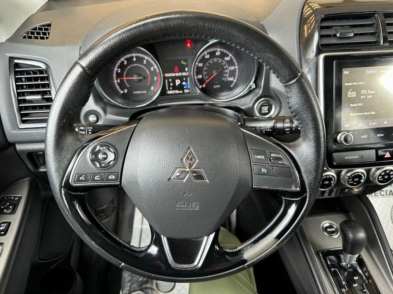 2020 Mitsubishi Outlander Sport 2.0 SEImage 2