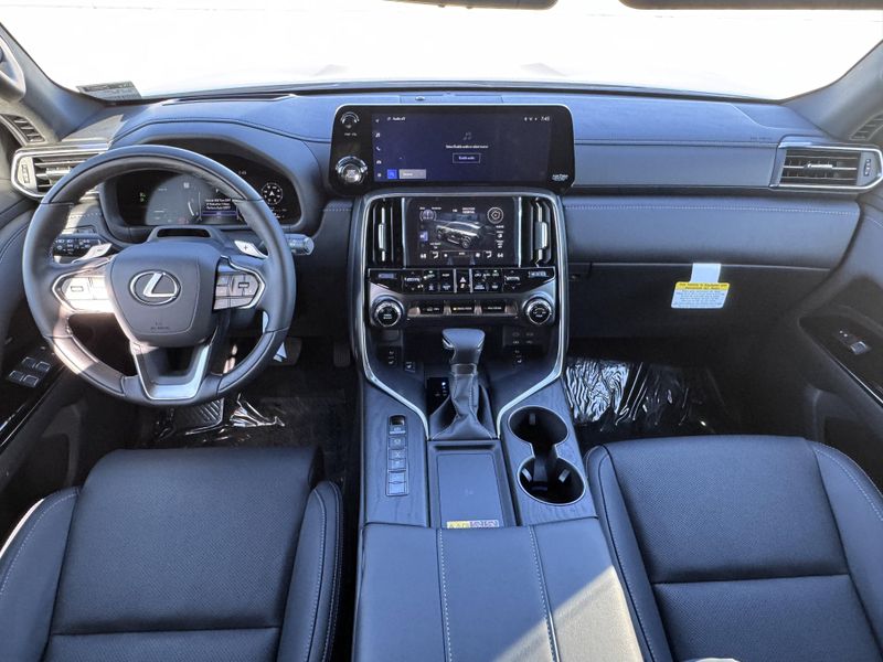 2025 Lexus LX 600 LuxuryImage 26