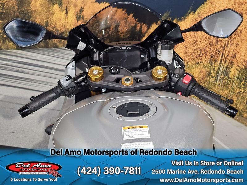 New 2025 Suzuki GSX-R1000R Image 19