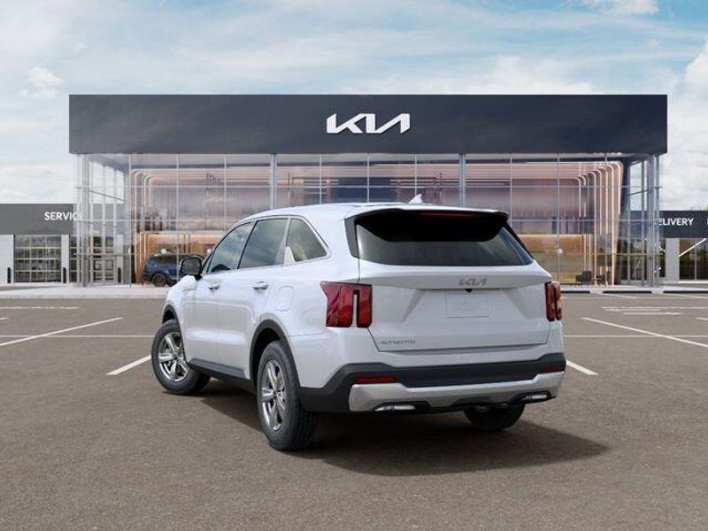 New 2026 Kia Sorento LXImage 5