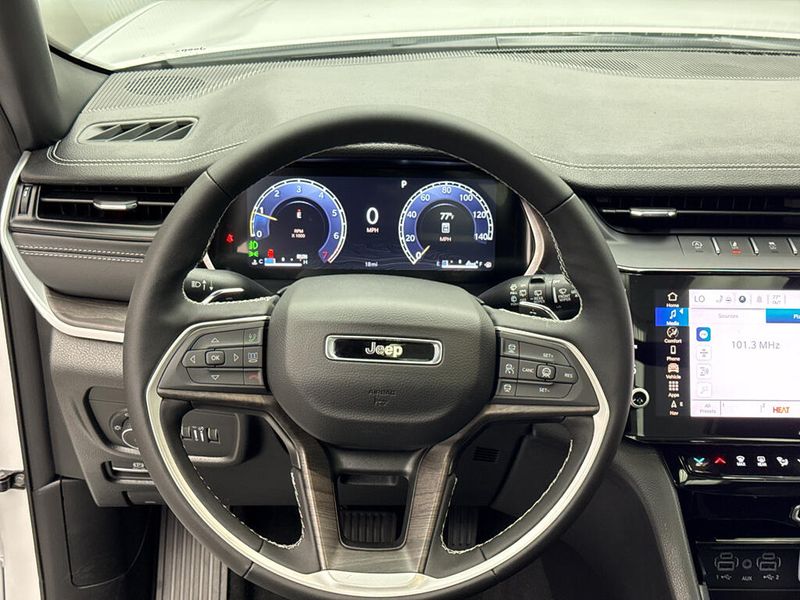 New 2026 Jeep Grand Cherokee Limited 4x4Image 11