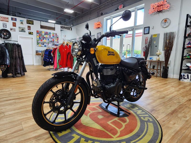 New 2024 Royal Enfield METEOR 350 Image 10