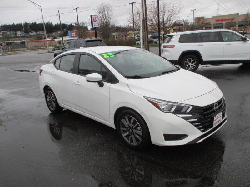 Used 2023 Nissan Versa SVImage 5