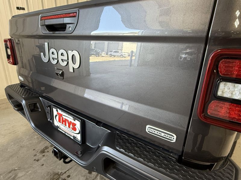 Used 2020 Jeep Gladiator OverlandImage 6
