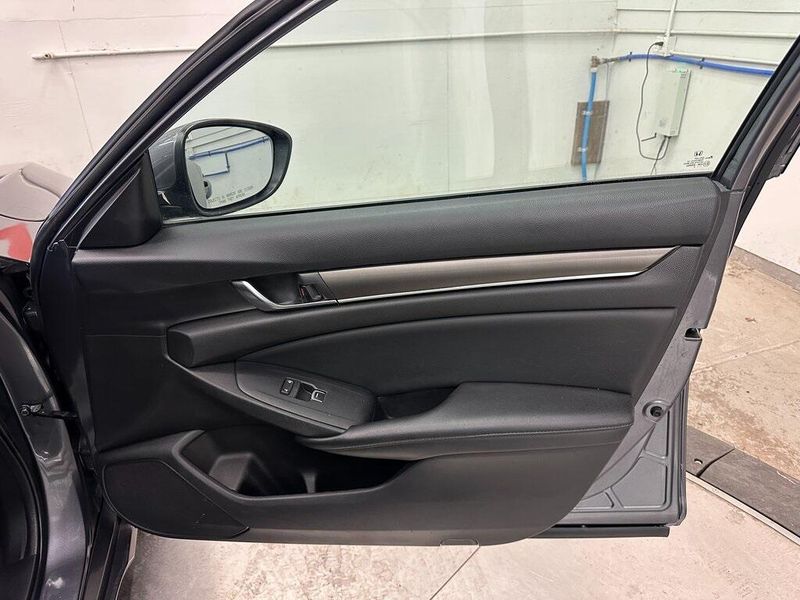 2021 Honda Accord LXImage 25