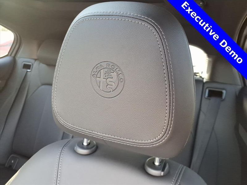 New 2025 Alfa Romeo Stelvio AWDImage 15