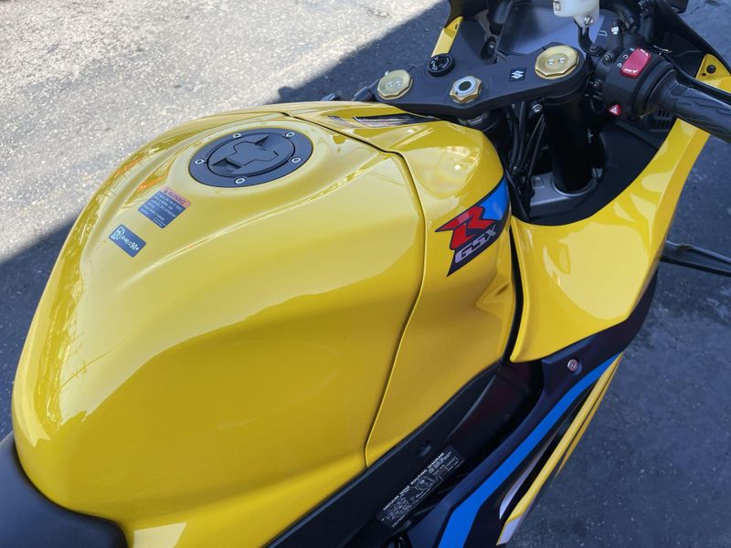 New 2027 Suzuki GSX-R1000 40TH ANNIVERSARY EDITION Image 14