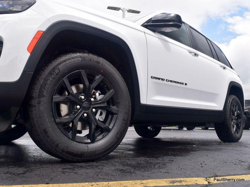 2025 Jeep Grand Cherokee Altitude X 4x4Image 8