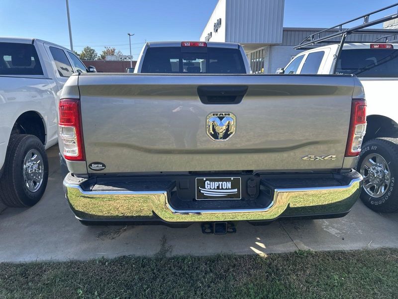 2024 RAM 3500 Tradesman Crew Cab 4x4 8