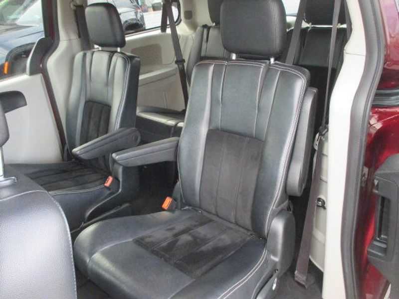 2017 Dodge Grand Caravan SXTImage 22