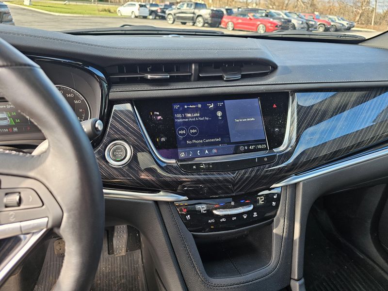 Used 2024 Cadillac XT6 AWD Premium LuxuryImage 18