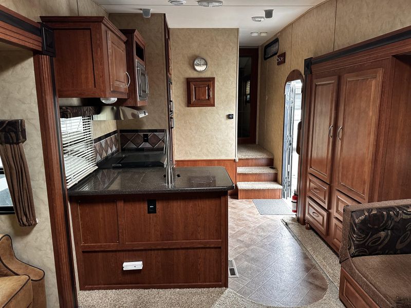 Used 2014 FOREST RIVER WILD CAT Image 13