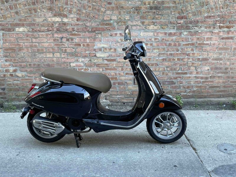 2023 Vespa Primavera 150Image 4