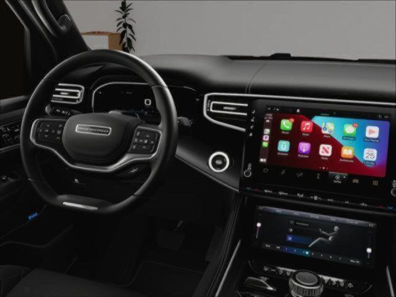 2023 Jeep Grand Wagoneer II photo 18