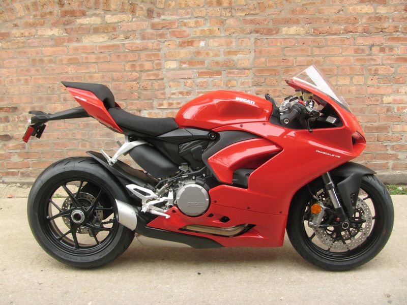 2023 Ducati Panigale V2 in a Red exterior color. Motoworks Chicago 312-738-4269 motoworkschicago.com 