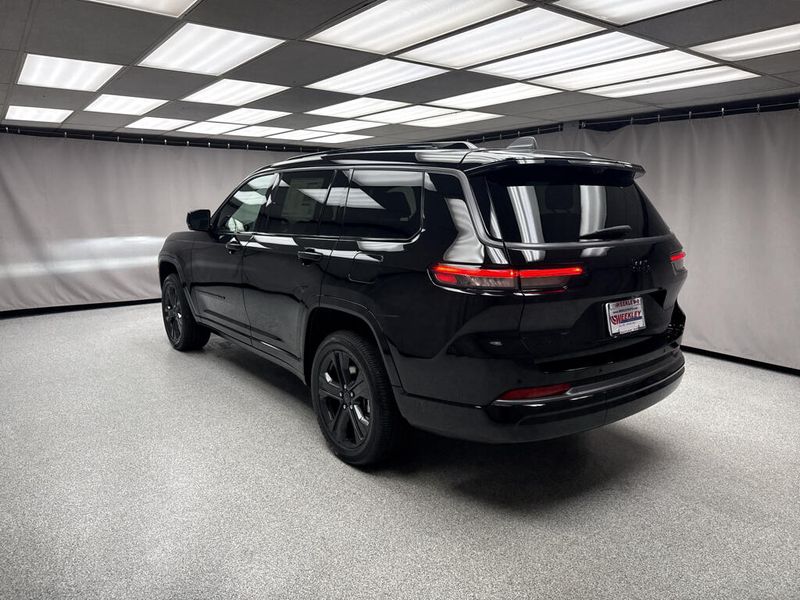 New 2027 Jeep Grand Cherokee L Limited Reserve 4x4Image 2