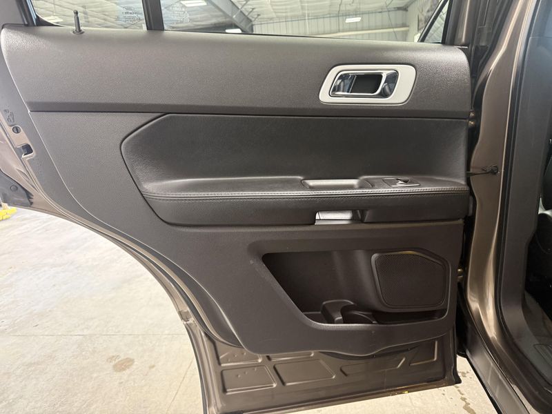 Used 2015 Ford Explorer XLTImage 18