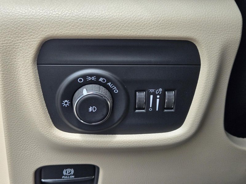 New 2026 Jeep Grand Cherokee L Limited 4x2